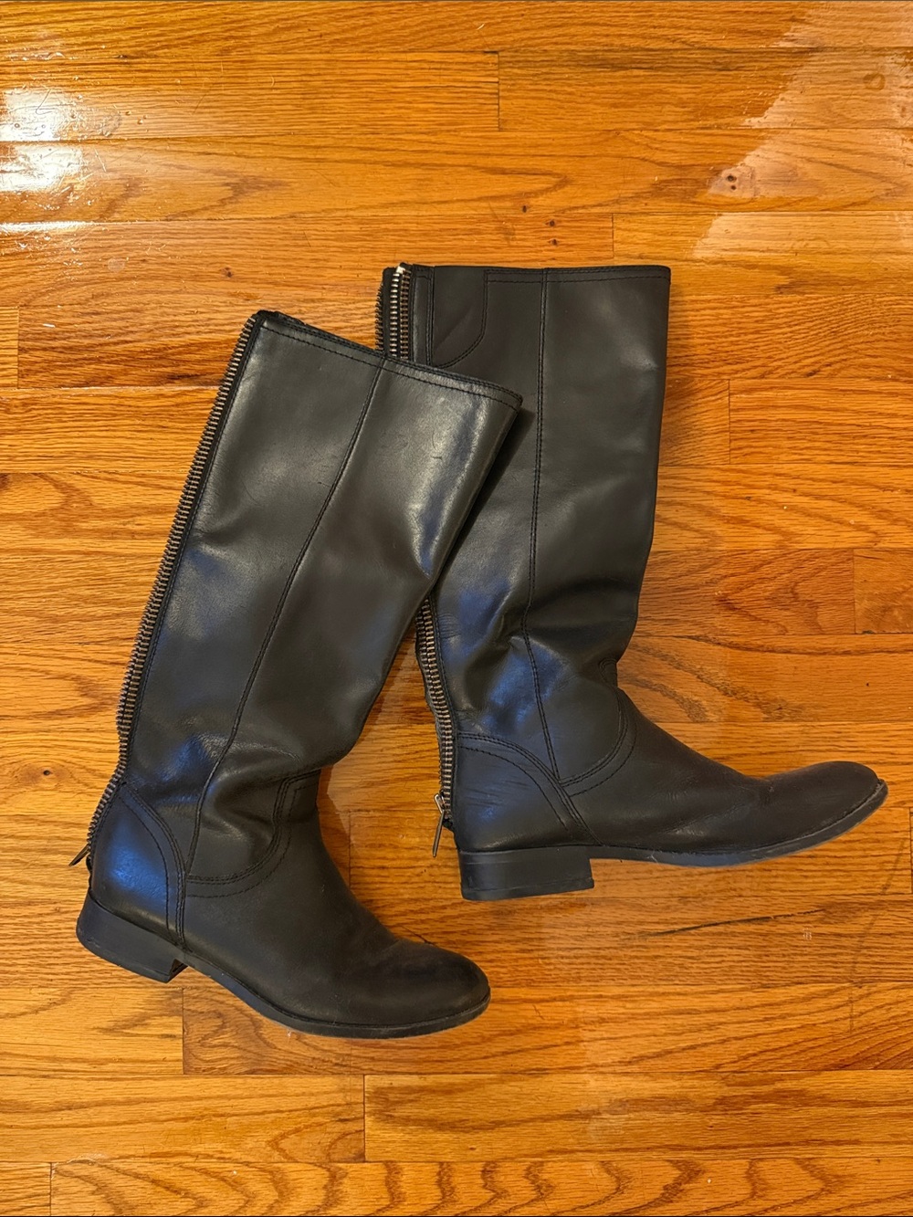 Frye boots, size 7. Black color, zipper in the back.